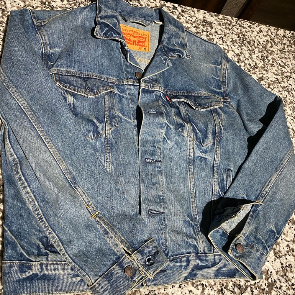 Levi’s Blue Denim Jacket. Size M. Worn once.